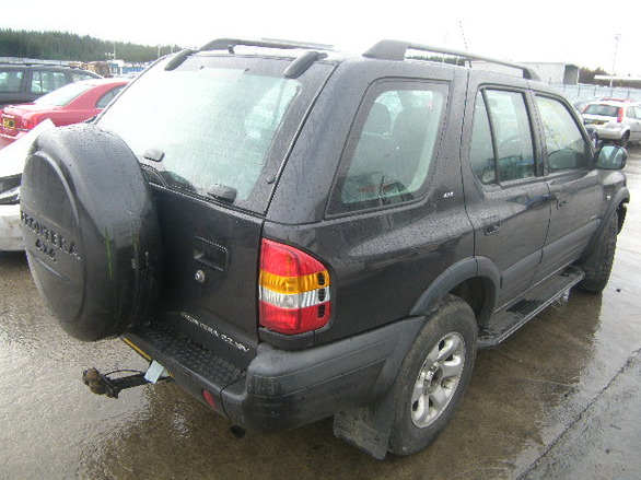 Разборка Opel Frontera  2000 года, черный (фото 2)