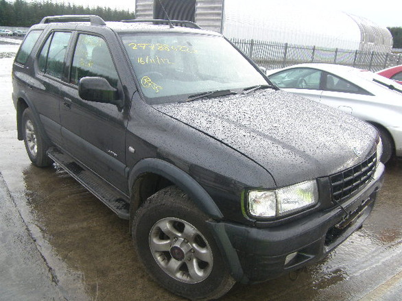 Разборка Opel Frontera  2000 года, черный (фото 4)