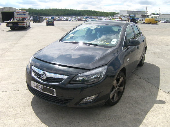 Разборка Opel Astra  2011 года, черный (фото 1)
