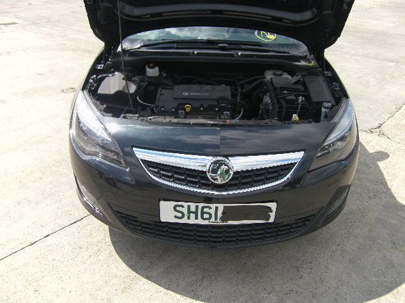 Разборка Opel Astra  2011 года, черный (фото 6)