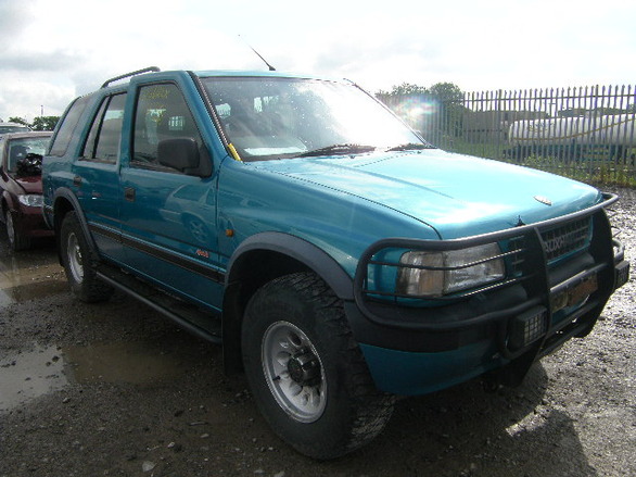 Разборка Opel Frontera  1994 года, голубой металлик (фото 3)